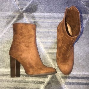 Suede brown boots